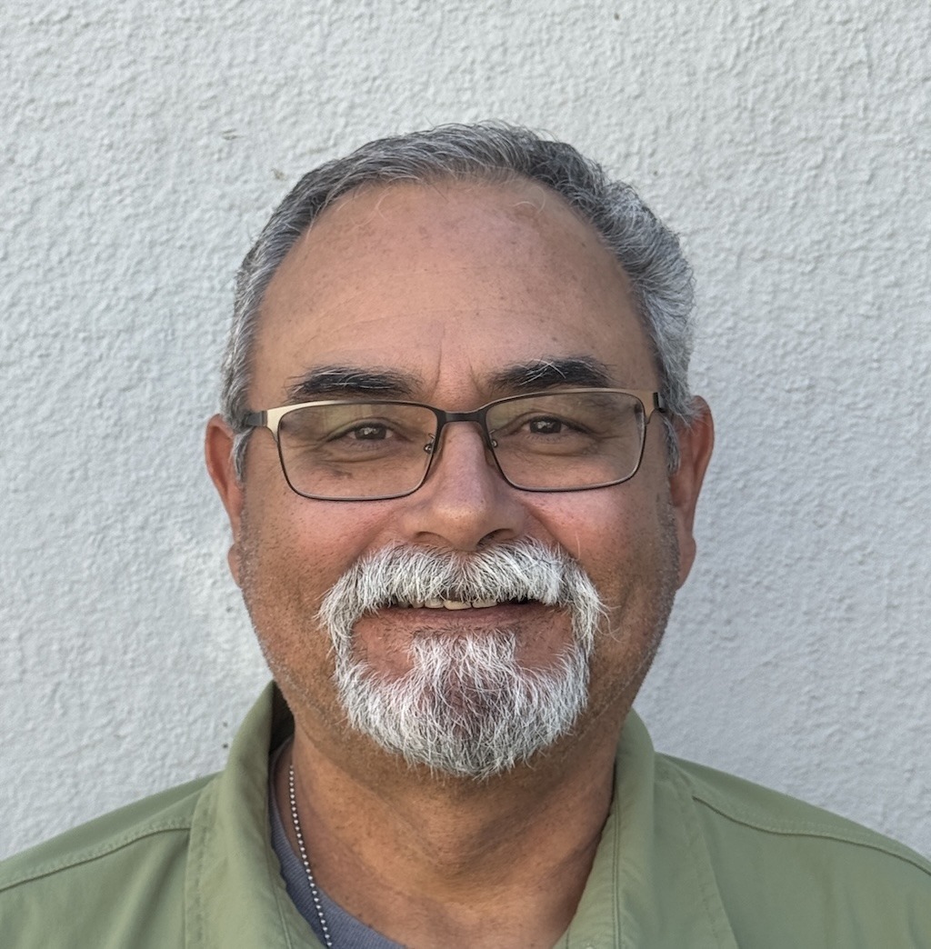 350 CCA Volunteer Lou Flores