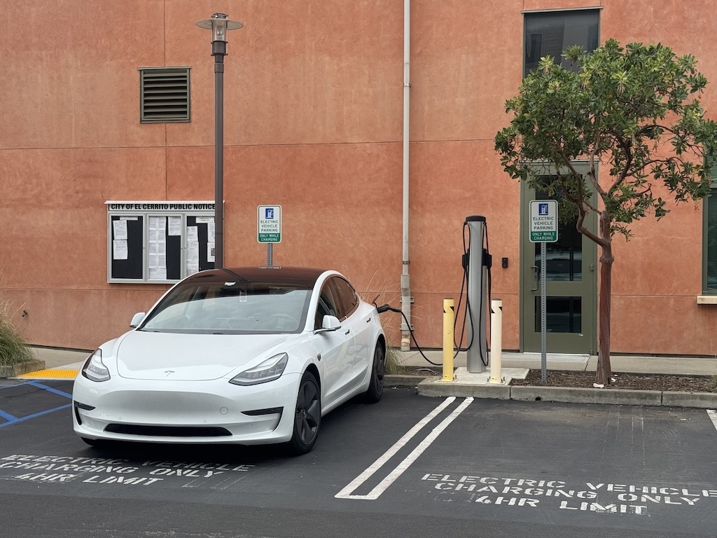 El Cerrito Building Electrification and Transportation An EV charges at one of 4 p0ublic Level 2 charging stations at El Cerrito City Hall Image credit: N deJesus