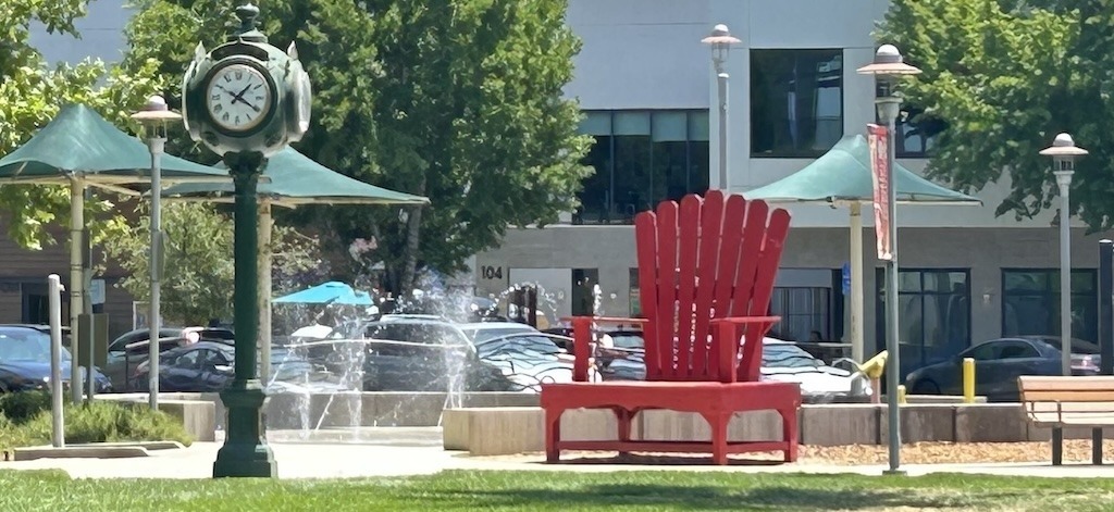 Brentwood (94513) Climate Action & Advocacy | Brentwood City Park Big Red Chair at Fountain | Image credit: Anne Grenier