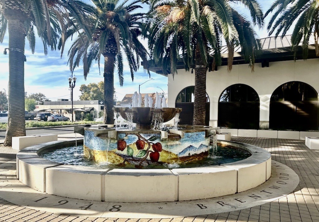 Brentwood’s climate change challenges | Brentwood Recycled-Water Tile Fountain | Image credit: Anne Grenier